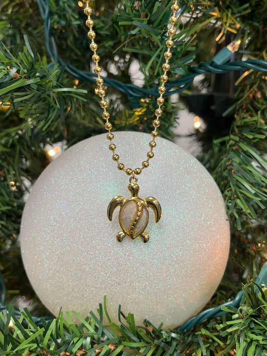 Tortuga Blanca Necklace