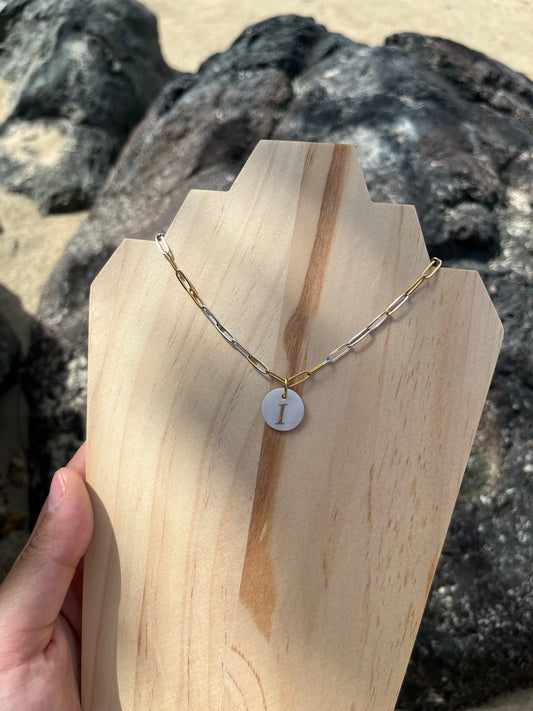 Initial Necklace Nácar